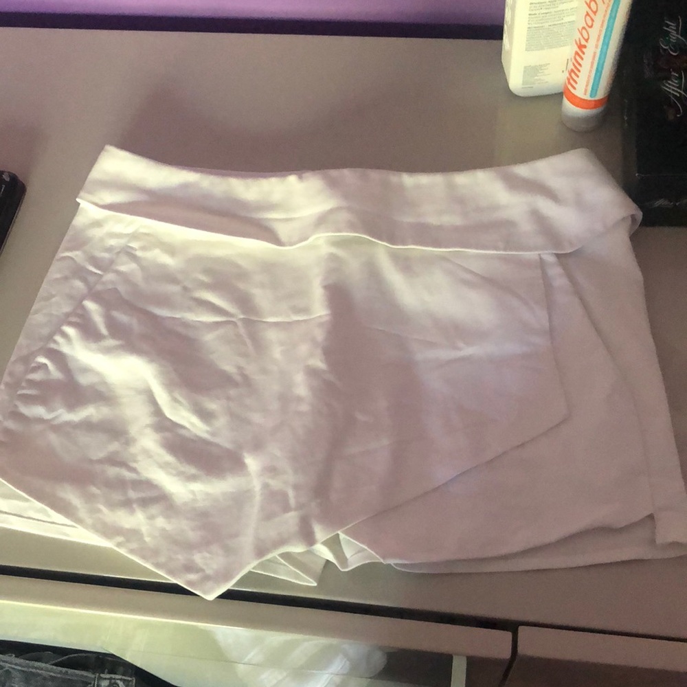 Aritzia white skort